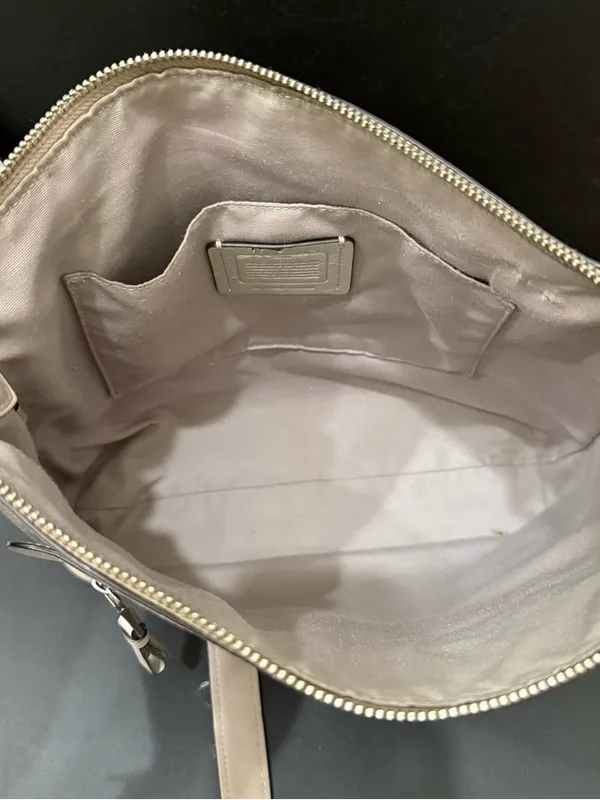 COACH F34823 Chalk Light Gray Pebbled Leather Mae File Crossbody Bag - Image 7
