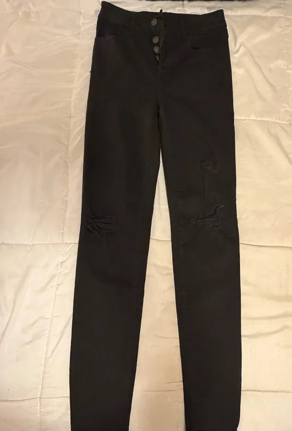American Eagle Distressed Skinny Jeans - Image 3