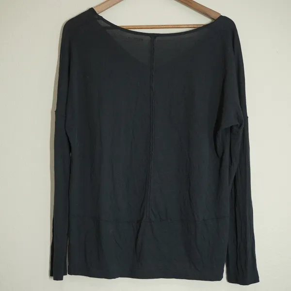 Beyond Yoga Lightweight Soft V-Neck Long Sleeve Top Seam Detail Charcoal Black - Image 4