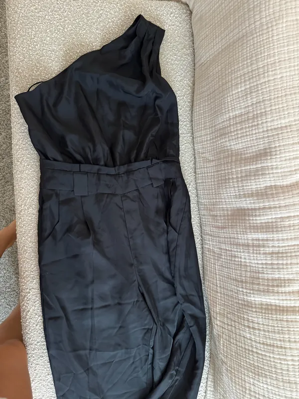 Express Black Satin one shoulder jumpsuit - Image 5