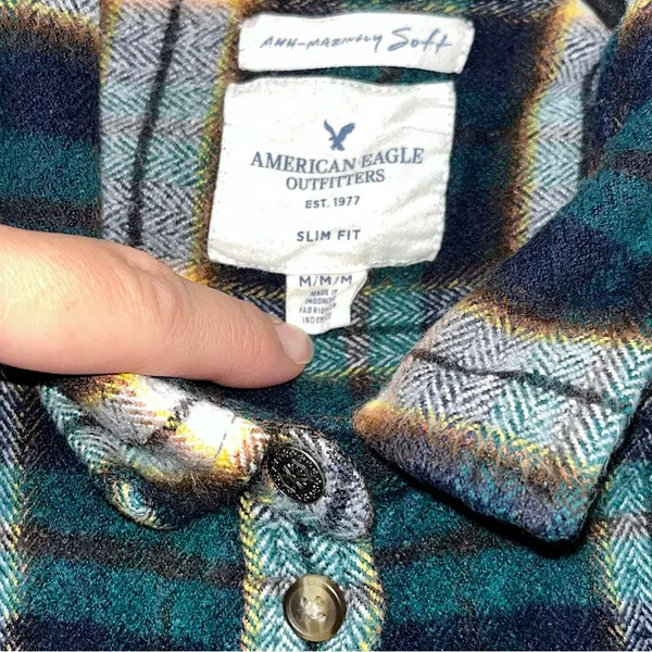 American Eagle Outfitters Slim Fit Flannel - Image 9