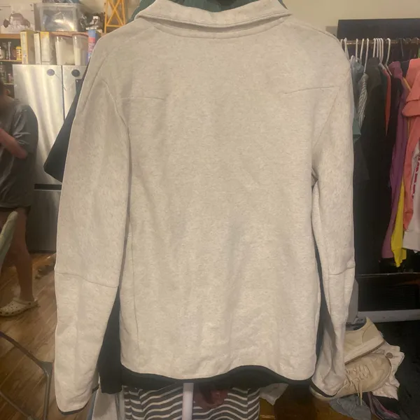 Nike Sweatshirt Women’s Pullover - Image 4
