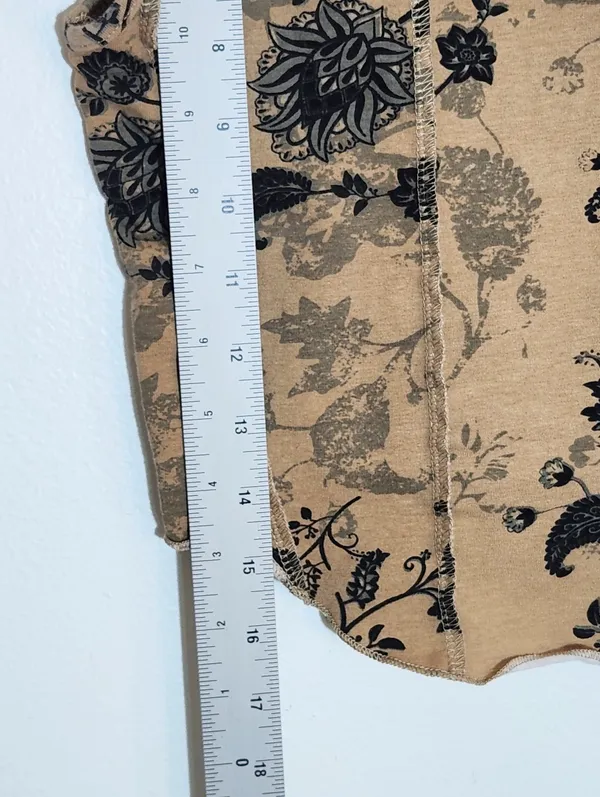 Brown and Black Floral Crop Top Size Large - Image 6