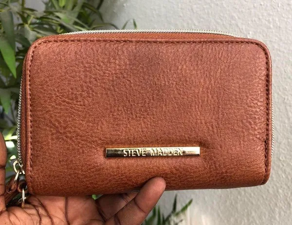 Steve madden brown leather wallet wristlet cardholder bag purse. Measurement in pics - Image 2