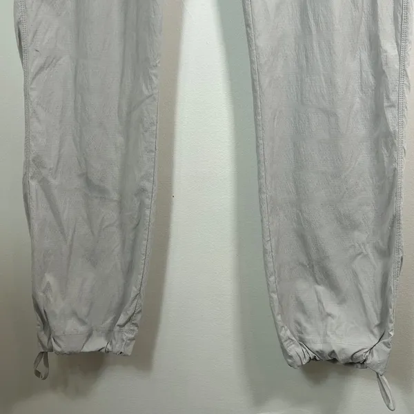 Athleta‎ Trekkie Hike Pant Womens 12 Light Gray Adjustable Leg Outdoor Hiking - Image 4
