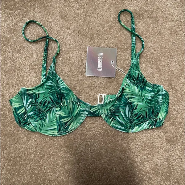 NWT MISSGUIDED PALM PRINT UNDERWIRED SWIM TOP S - Image 3