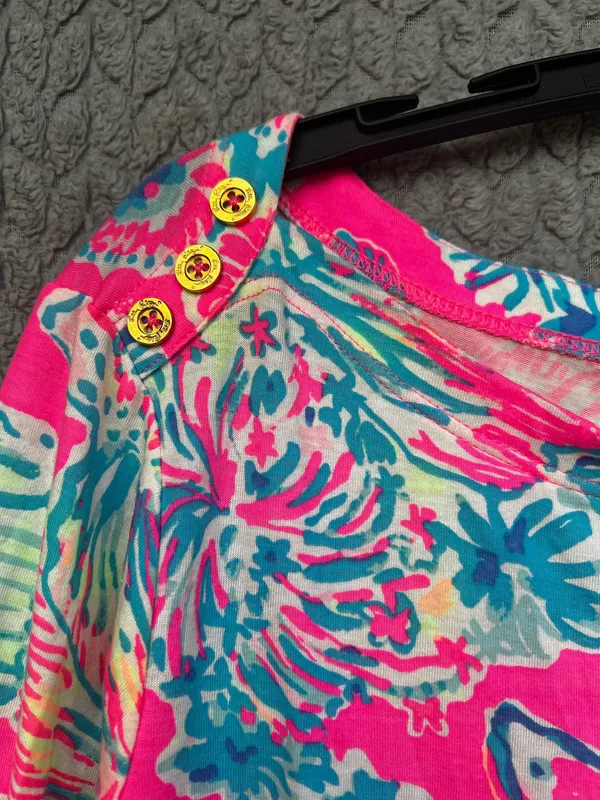 Lilly Pulitzer Alinda Top with a boat neck and 3/4 length sleeves size Medium - Image 3