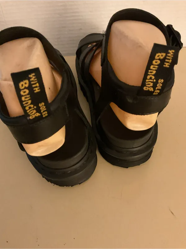 Dr. Martens women black leather platform Blaire platform Blaire sandals US 7 - Image 10
