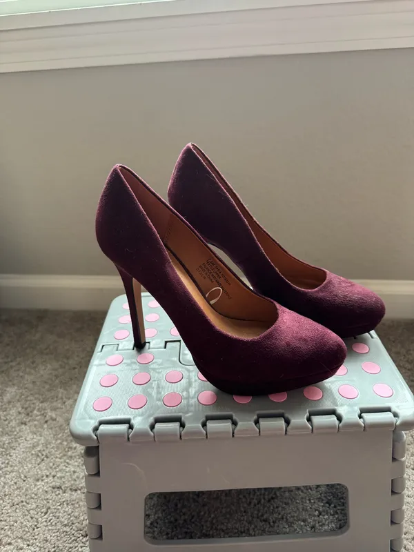 XIO Burgundy Heel Size 7.5 Purple - Image 2
