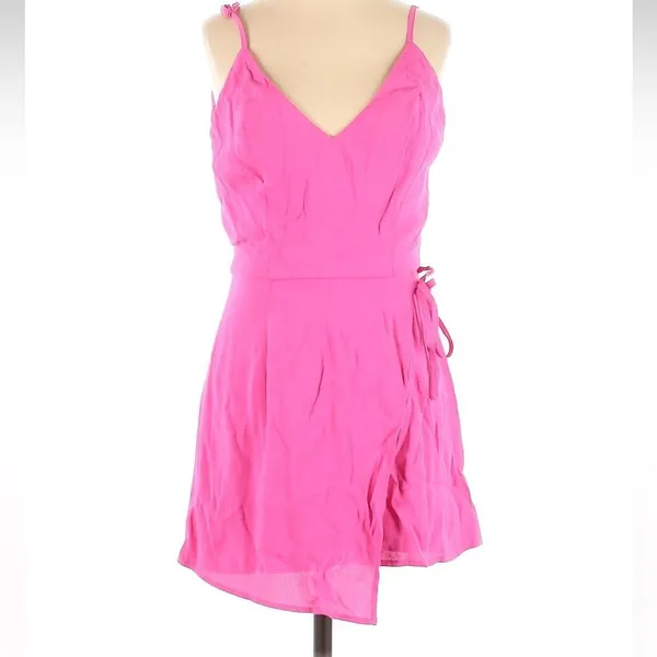 Superdown Karen hot pink side tie romper Xs‎ - Image 3