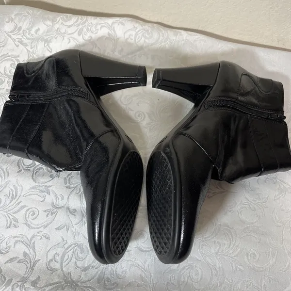Aerosoles Alaska Black Leather Ankle Boots Heeled Buckle Bootie Womens 9.5 - Image 5