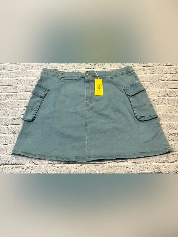 Daisy‎ Light Blue Denim Skirt with Yellow Brand Tag - Image 9