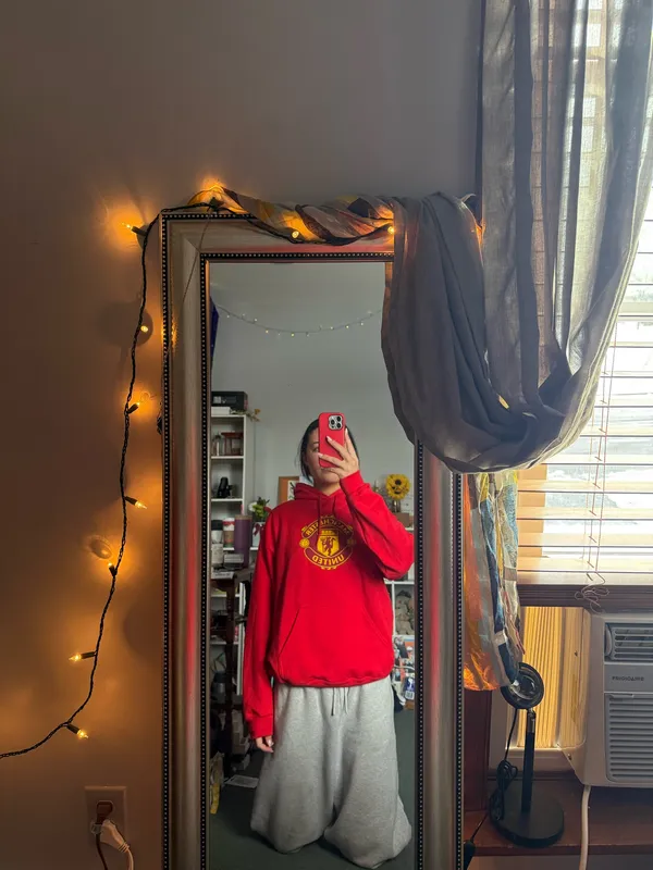 Gildan Manchester United Sweatshirt - Image 3