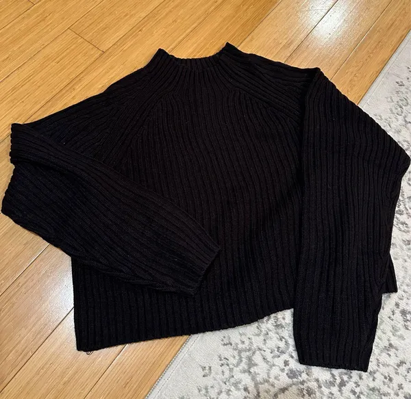 Black H&M Sweater Knit - Image 3