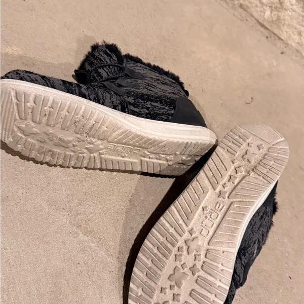 Hey Dude Black Fur Shoes - Image 6