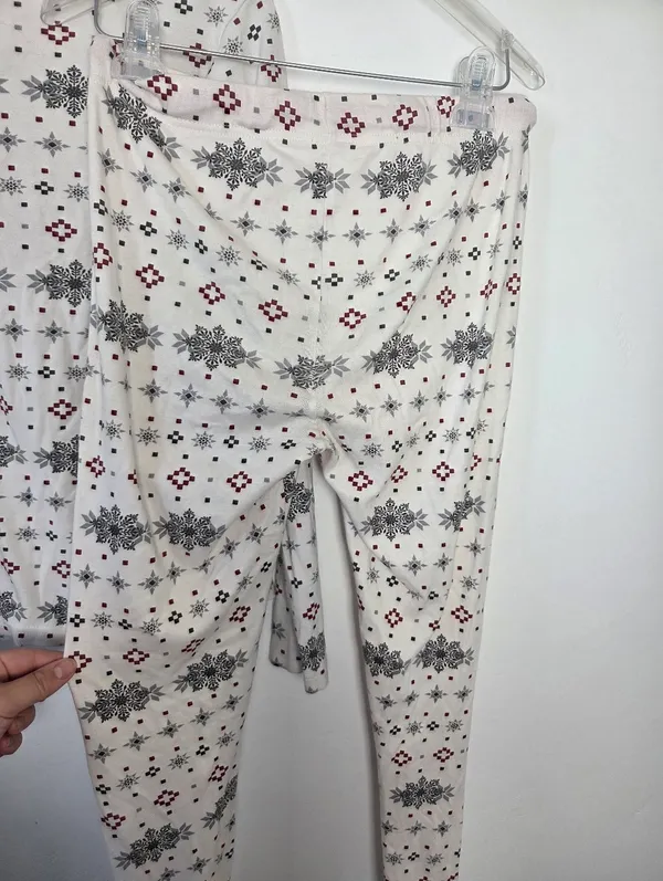 Honest Company Women's Thermal Henley Family Christmas Pajamas Top Pants Small - Image 9