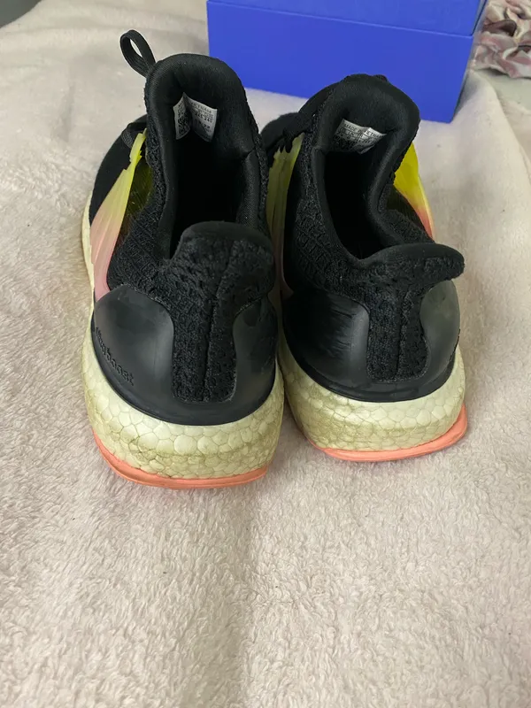 adidas UltraBoost 5.0 DNA Women Shoes Size 7.5 - Image 3