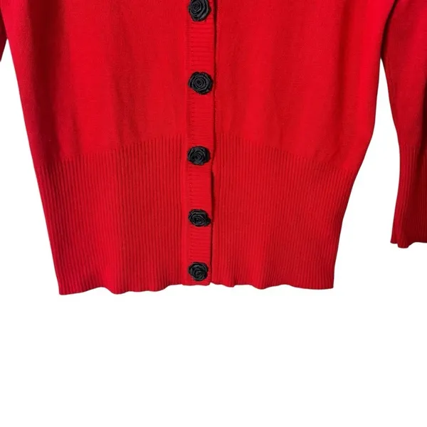 Nue Options Red Knit Cardigan Black Rose Buttons Size L - Image 6