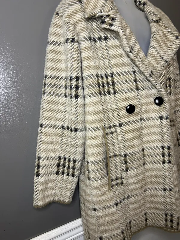Anthropologie NVLT Coat Womens Large Beige Plaid Fuzzy Knit Button Front Unlined - Image 4