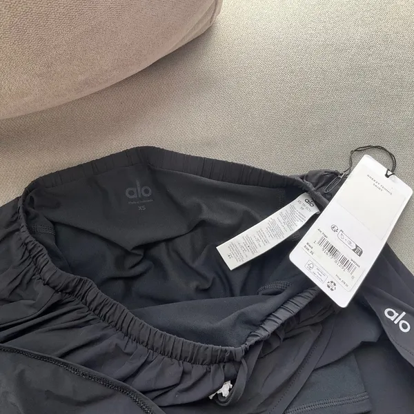Alo Yoga Breezy Tennis Skirt Black XS - Image 3