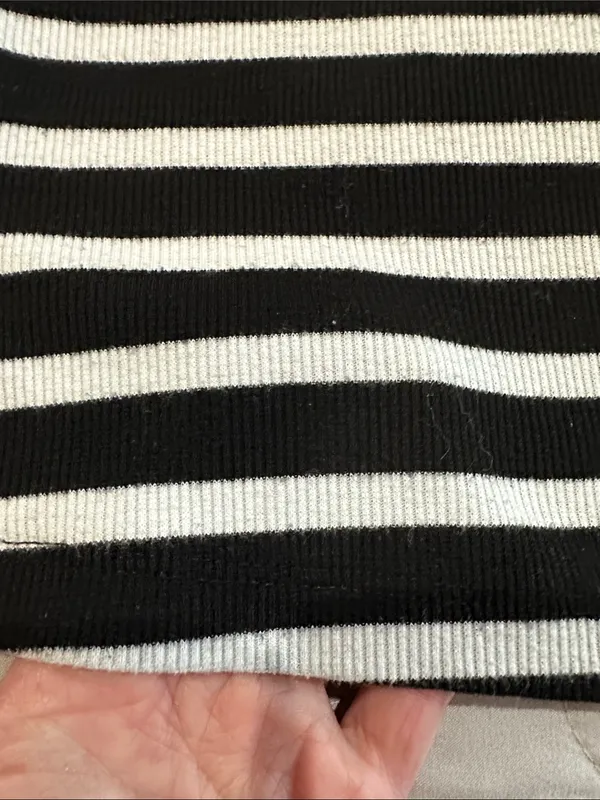 Old Navy Black & White Striped Ribbed Tank- Size Large - Image 2