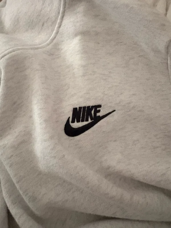 Nike Women’s Hoodie - Image 4