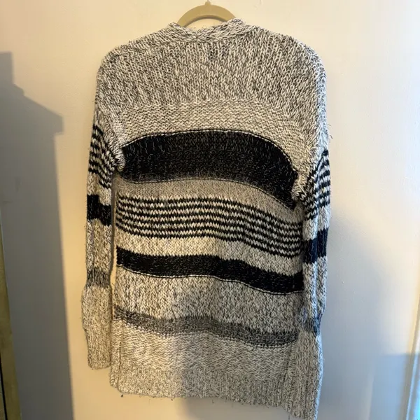 Abercrombie & Fitch Navy and Gray Cardigan - Image 2