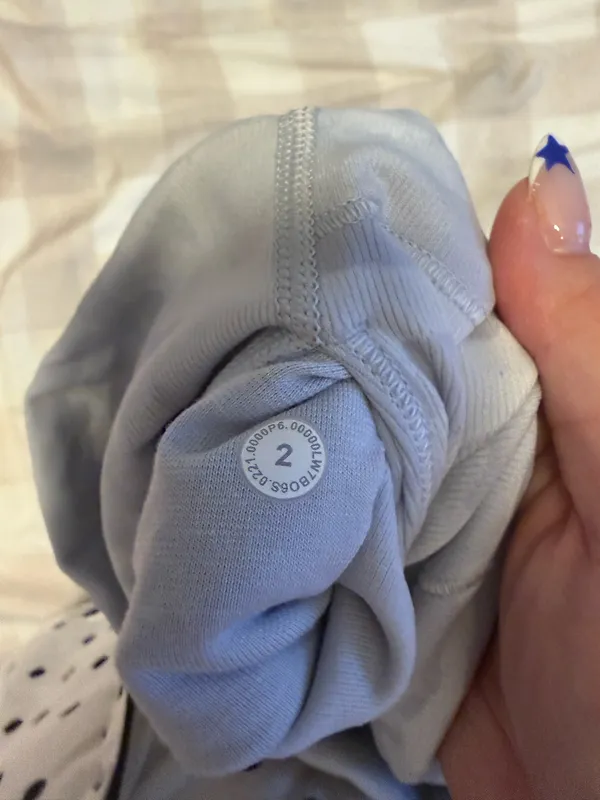 Lululemon Wunder Train Shorts - Image 3