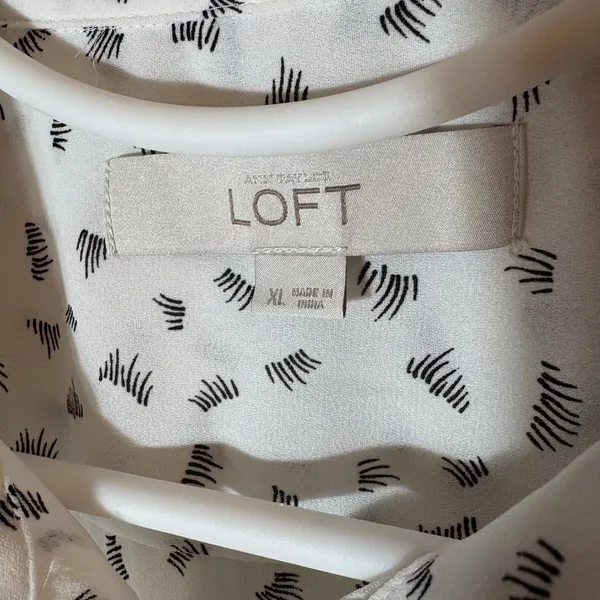 LOFT White Black Abstract Print Button Down‎ Blouse Size XL - Image 2