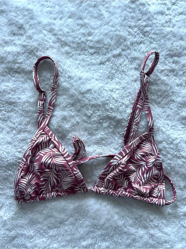 Dippin Daisy’s Leaf Print Triangle Bikini Set - Image 5
