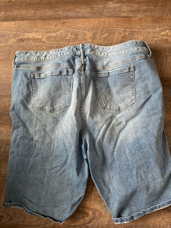 Torrid Shorts Denim Distressed - Image 2