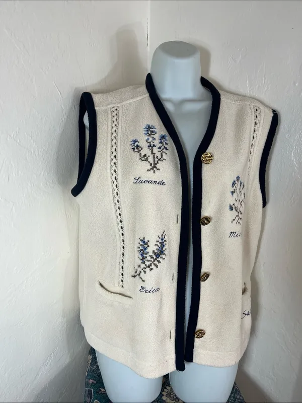 Cream Sleeveless Floral Knit Vest with Navy Trim - Image 3