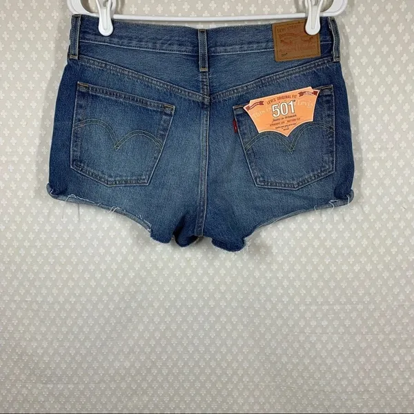 Levis Women Shorts Sz 29 NWT Medium‎ Wash Cut Off 501 High Rise Button Fly Denim - Image 6