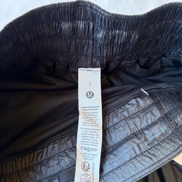NWT Lululemon Hotty Hot High-Rise Lined Short 4" Matte Sheen - Image 4