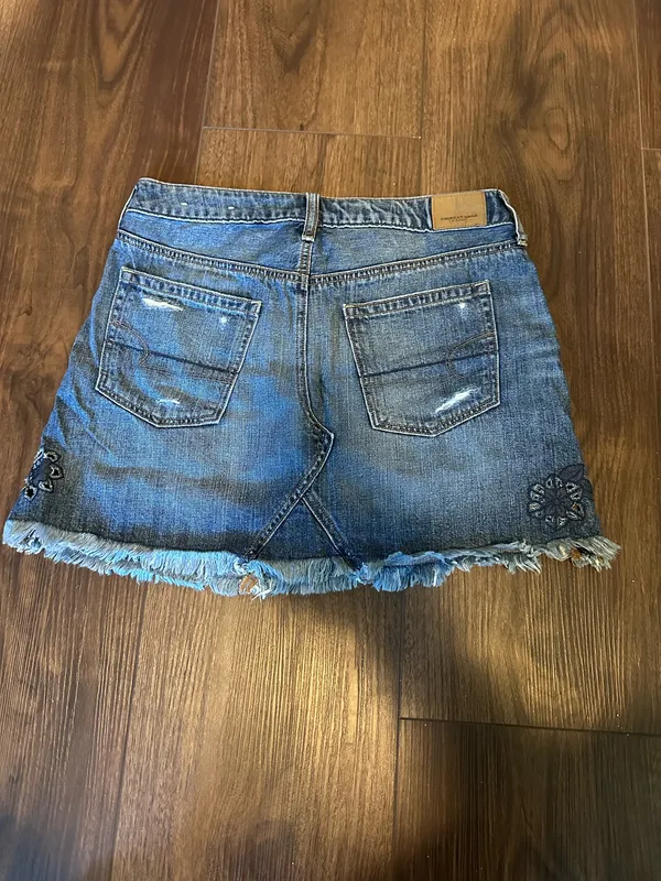 American Eagle Mini Denim Skirt - Image 2