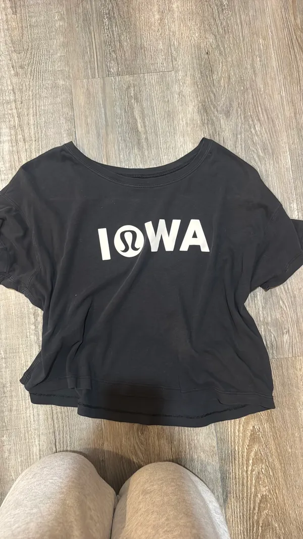 iowa lululemon t shirt - Image 2