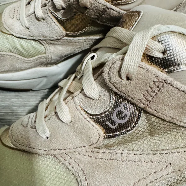UGG LA Hills Women Beige Pink Suede Mesh Platform‎ Sneakers Size 6 Metallic - Image 3