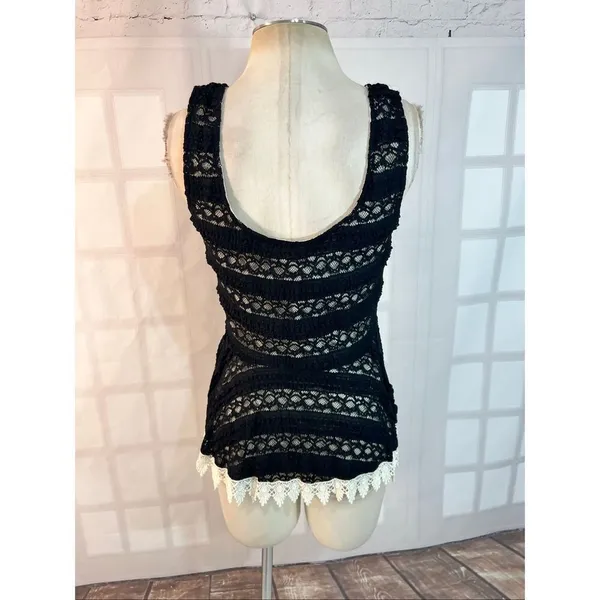 A’Reve Black Ivory Lace Crochet Trim Scoop Neck Peplum Tank Top Size Small - Image 5