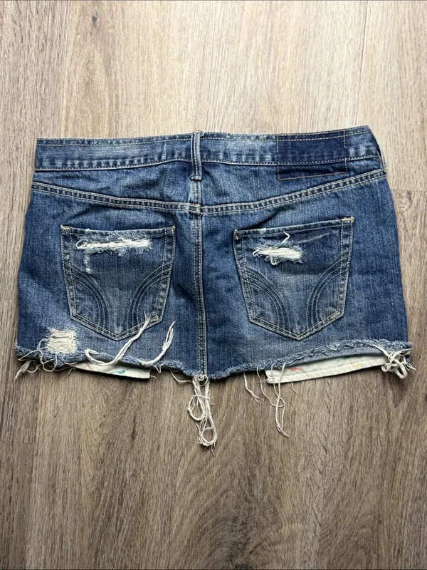 Hollister Frayed Dark Blue Distressed Denim Mini Skirt Size 3 (waist 26) - Image 7