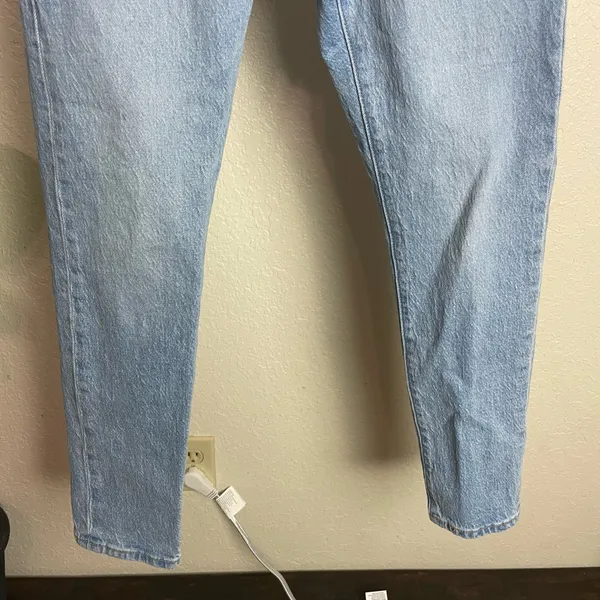 Levi’s Wedgie Straight Fit Women’s Jeans Size 25 - Image 4