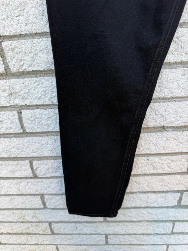 Old Navy Black Women's Slim Jeans - Classic Slim Fit - Image 9