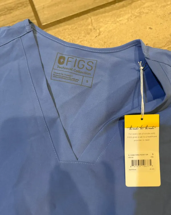 FIGS New 3 Pocket Scrub Top Sz S! No :( - Image 2