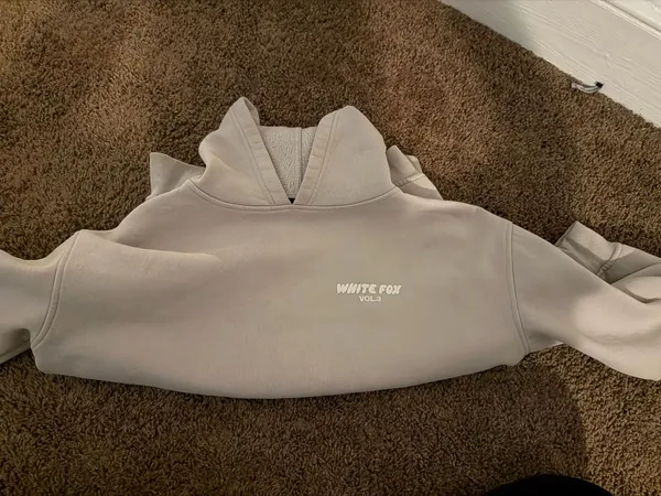 White fox hoodie - Image 3