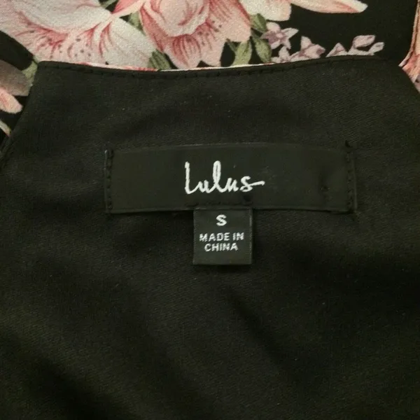Lulu’s Radiant Look Black Floral Print Sleeveless Maxi Dress small - Image 9
