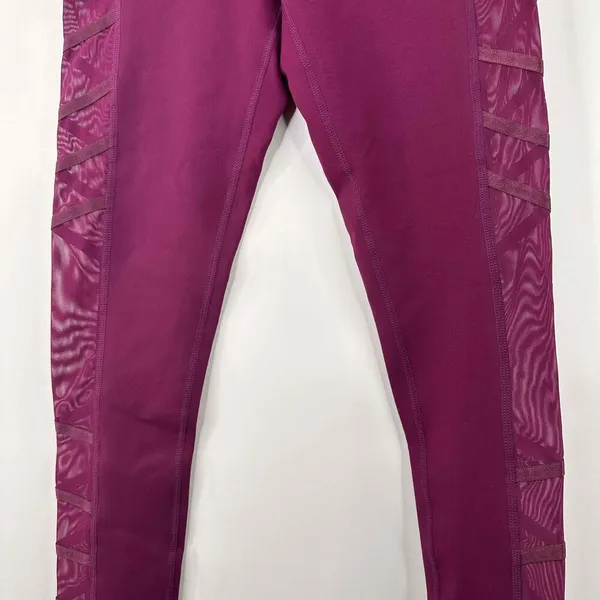 BuffBunny Burgundy Patterned Mesh Side Panel Leggings Size Medium New with tags - Image 3