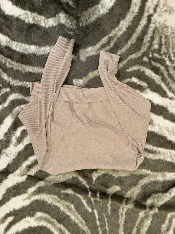 Alo Muse Hoodie Yoga Ribbed Sweatshirt Cropped Gravel Tan L - Image 5