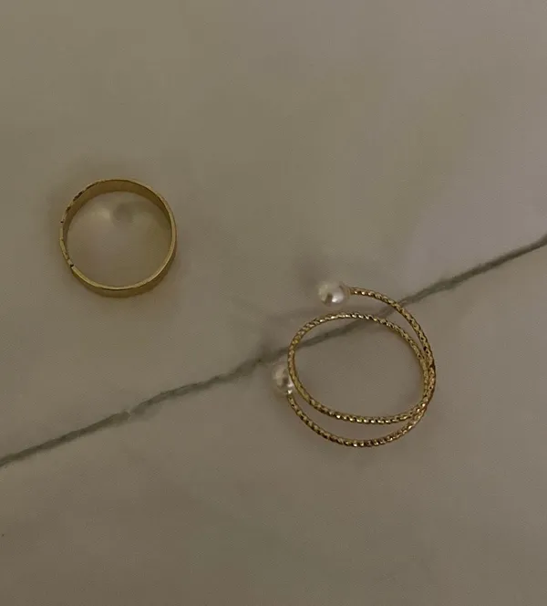 Gold rings - Image 2