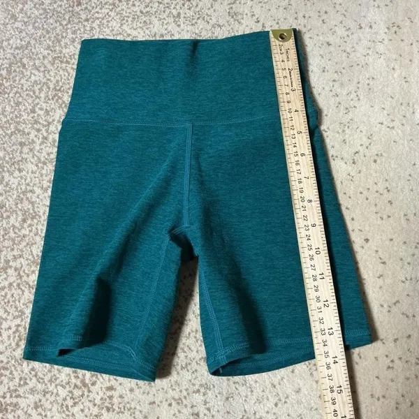 Vuori Womens Clean Elevation Short Green Heather DreamKnit High Rise‎ Yoga XS - Image 4