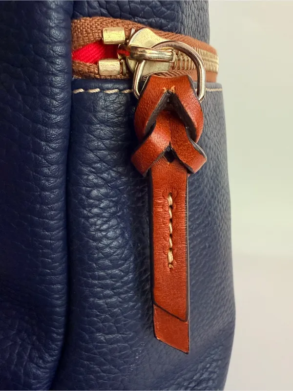 Dooney and Bourke Pebble Grain Crossbody Bag 2010s Midnight Blue Leather R264 - Image 8