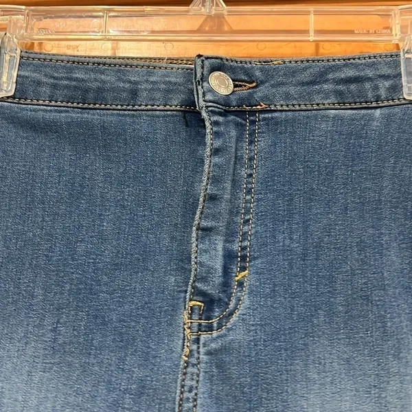 We The Free Split Hem Jeans Woman's Size 25 - Image 2
